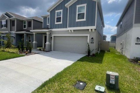 House in Winter Haven, Florida 4 bedrooms, 179.58 sq.m. № 2217327