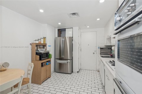 Condo in Miami Beach, Florida, 1 bedroom  № 1735942 - photo 6