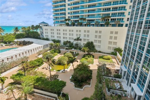 Condo in Miami Beach, Florida, 1 bedroom  № 1735942 - photo 11
