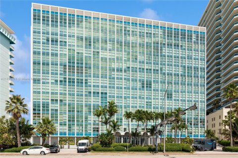 Condo in Miami Beach, Florida, 1 bedroom  № 1735942 - photo 24