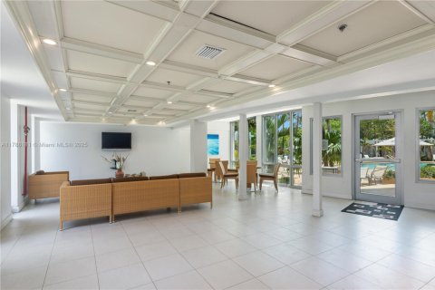 Condo in Miami Beach, Florida, 1 bedroom  № 1735942 - photo 18