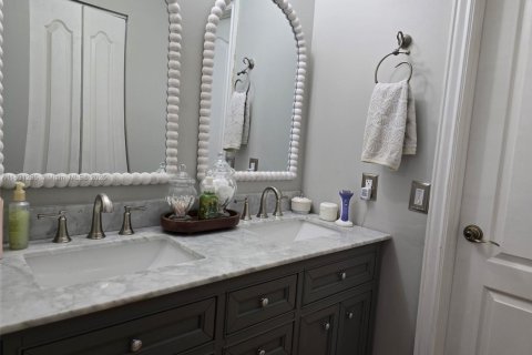 Casa en venta en Hialeah, Florida, 3 dormitorios, 128.39 m2 № 1807735 - foto 10