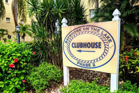 Condo in Bradenton, Florida, 2 bedrooms № 2110232 - photo 28