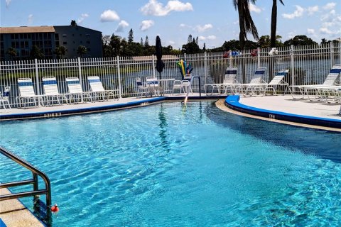 Condo in Bradenton, Florida, 2 bedrooms № 2110232 - photo 30
