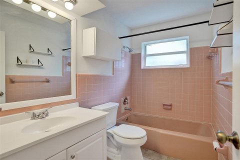 House in Oakland Park, Florida 1 bedroom, 74.32 sq.m. № 2247163 - photo 10