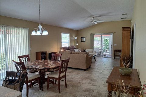 Casa en alquiler en The Villages, Florida, 2 dormitorios, 107.02 m2 № 1912735 - foto 10