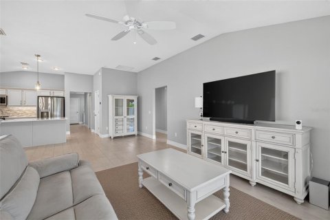 Villa ou maison à vendre à The Villages, Floride: 3 chambres, 153.01 m2 № 2406626 - photo 17