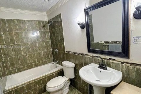 Casa en venta en North Lauderdale, Florida, 3 dormitorios, 106.93 m2 № 1993630 - foto 9
