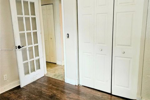 Casa en venta en North Lauderdale, Florida, 3 dormitorios, 106.93 m2 № 1993630 - foto 19