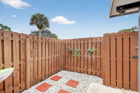 Touwnhouse à vendre à Stuart, Floride: 2 chambres, 119.66 m2 № 2085184 - photo 6