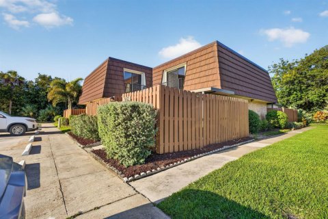 Touwnhouse à vendre à Stuart, Floride: 2 chambres, 119.66 m2 № 2085184 - photo 3