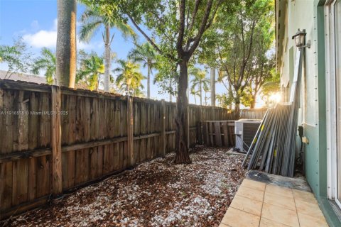 House in Homestead, Florida 4 bedrooms, 132.2 sq.m. № 2016530 - photo 17