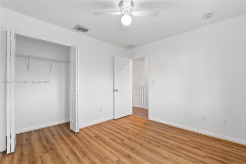 House in Homestead, Florida 4 bedrooms, 132.2 sq.m. № 2016530 - photo 22