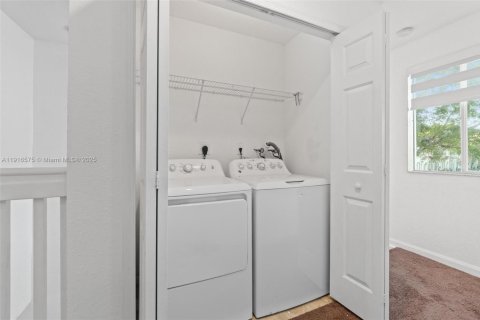 House in Homestead, Florida 4 bedrooms, 132.2 sq.m. № 2016530 - photo 20