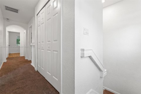 House in Homestead, Florida 4 bedrooms, 132.2 sq.m. № 2016530 - photo 19