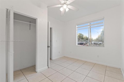 House in Homestead, Florida 4 bedrooms, 132.2 sq.m. № 2016530 - photo 7