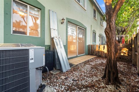 House in Homestead, Florida 4 bedrooms, 132.2 sq.m. № 2016530 - photo 18