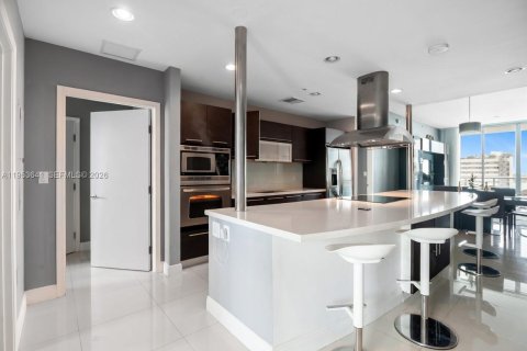 Copropriété à louer à North Bay Village, Floride: 2 chambres, 130.99 m2 № 2153273 - photo 4