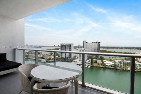 Copropriété à louer à North Bay Village, Floride: 2 chambres, 130.99 m2 № 2153273 - photo 8