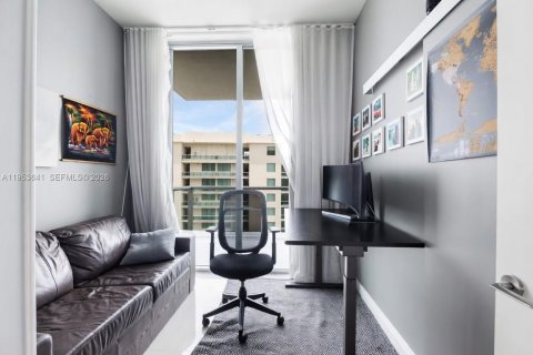 Copropriété à louer à North Bay Village, Floride: 2 chambres, 130.99 m2 № 2153273 - photo 11
