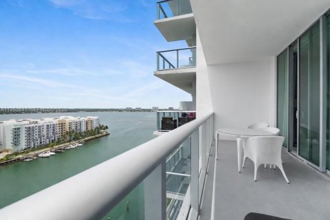 Copropriété à louer à North Bay Village, Floride: 2 chambres, 130.99 m2 № 2153273 - photo 9