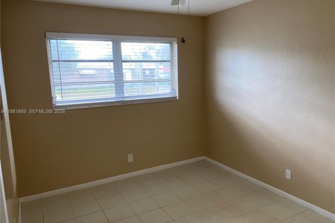 House in Fort Lauderdale, Florida 3 bedrooms, 99.03 sq.m. № 2043037 - photo 10