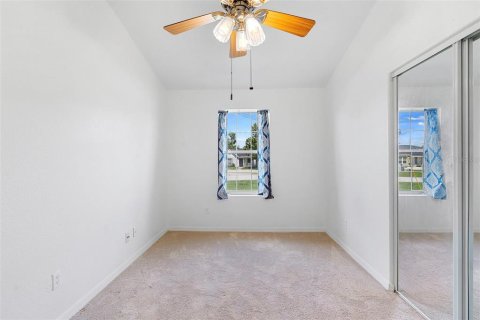 House in Ocala, Florida 3 bedrooms, 104.98 sq.m. № 1898587 - photo 13