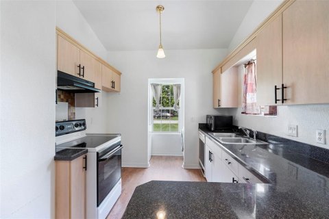 House in Ocala, Florida 3 bedrooms, 104.98 sq.m. № 1898587 - photo 7