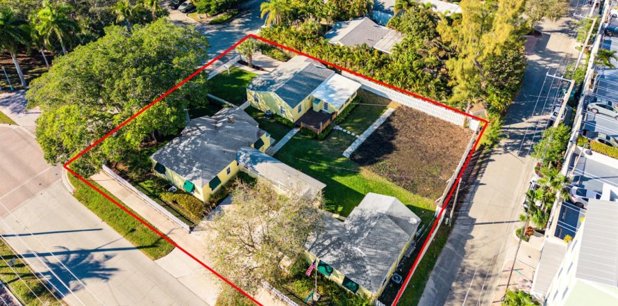 House in Delray Beach, Florida 6 bedrooms, 210.7 sq.m. № 2251459