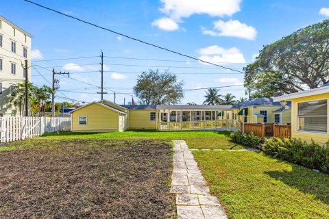 House in Delray Beach, Florida 6 bedrooms, 210.7 sq.m. № 2251459 - photo 17