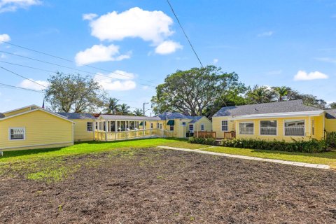House in Delray Beach, Florida 6 bedrooms, 210.7 sq.m. № 2251459 - photo 16