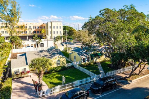 House in Delray Beach, Florida 6 bedrooms, 210.7 sq.m. № 2251459 - photo 7