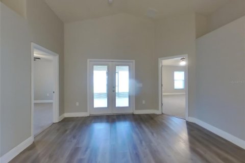 Villa ou maison à louer à Winter Haven, Floride: 4 chambres, 208.84 m2 № 1911540 - photo 2