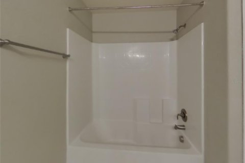 Villa ou maison à louer à Winter Haven, Floride: 4 chambres, 208.84 m2 № 1911540 - photo 15