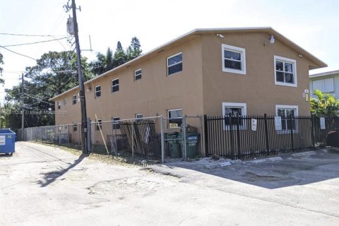 Immobilier commercial à vendre à Fort Lauderdale, Floride: 451.04 m2 № 1967369 - photo 3