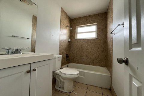 Immobilier commercial à vendre à Fort Lauderdale, Floride: 451.04 m2 № 1967369 - photo 11