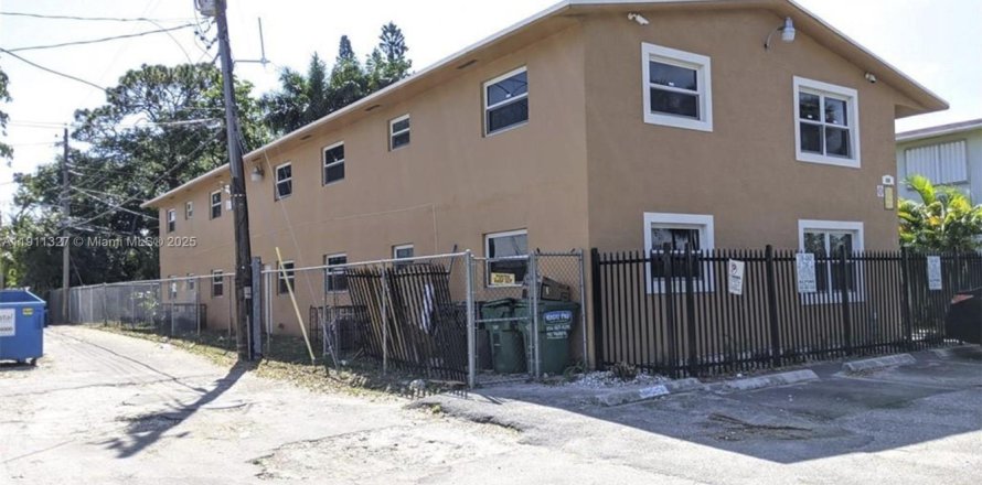 Immobilier commercial à Fort Lauderdale, Floride 451.04 m2 № 1967369