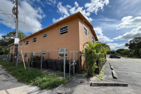 Immobilier commercial à vendre à Fort Lauderdale, Floride: 451.04 m2 № 1967369 - photo 5