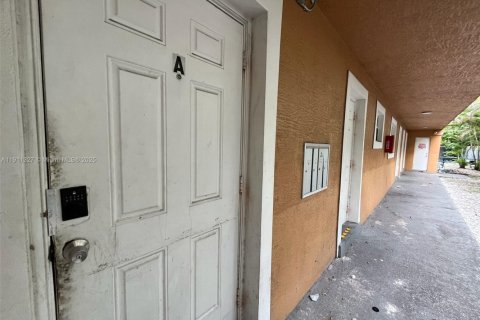 Immobilier commercial à vendre à Fort Lauderdale, Floride: 451.04 m2 № 1967369 - photo 30