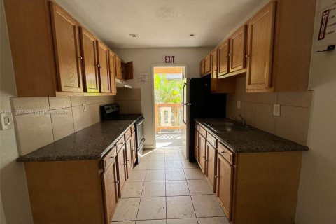 Immobilier commercial à vendre à Fort Lauderdale, Floride: 451.04 m2 № 1967369 - photo 16