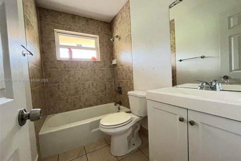 Immobilier commercial à vendre à Fort Lauderdale, Floride: 451.04 m2 № 1967369 - photo 20