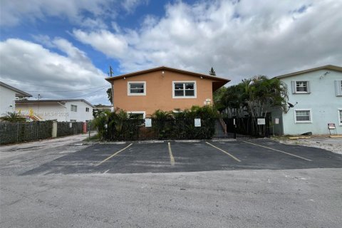 Immobilier commercial à vendre à Fort Lauderdale, Floride: 451.04 m2 № 1967369 - photo 4