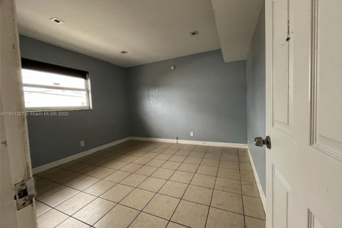 Immobilier commercial à vendre à Fort Lauderdale, Floride: 451.04 m2 № 1967369 - photo 21