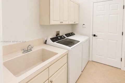 Villa ou maison à louer à Port St. Lucie, Floride: 3 chambres, 188.03 m2 № 2394701 - photo 13