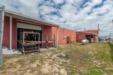 Immobilier commercial à vendre à Lake Wales, Floride: 563.27 m2 № 2128329 - photo 9