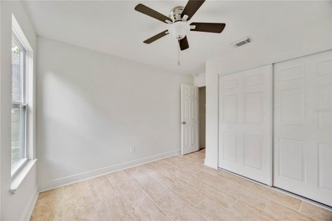 Apartamento en alquiler en Seffner, Florida, 2 dormitorios, 75.25 m2 № 2096048 - foto 8