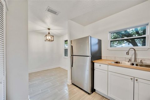 Apartamento en alquiler en Seffner, Florida, 2 dormitorios, 75.25 m2 № 2096048 - foto 4