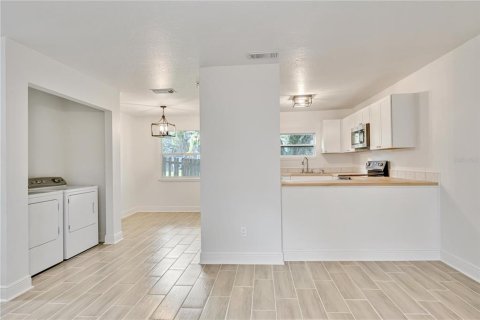 Apartamento en alquiler en Seffner, Florida, 2 dormitorios, 75.25 m2 № 2096048 - foto 5