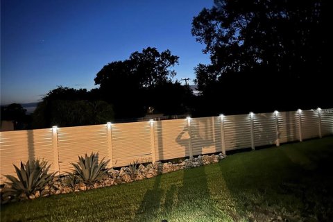 House in Sarasota, Florida 4 bedrooms, 209.03 sq.m. № 1829164 - photo 23