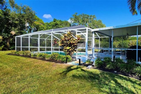 House in Sarasota, Florida 4 bedrooms, 209.03 sq.m. № 1829164 - photo 22